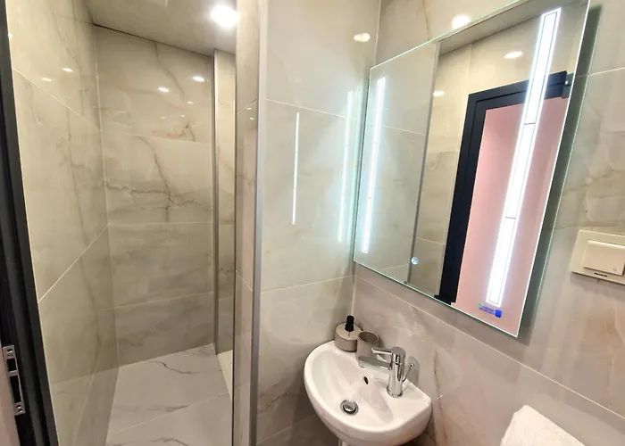 Malavi Dv34 Center Ruse